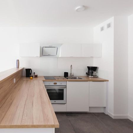 Raval Apartments - Light Blue เรวัล ภายนอก รูปภาพ